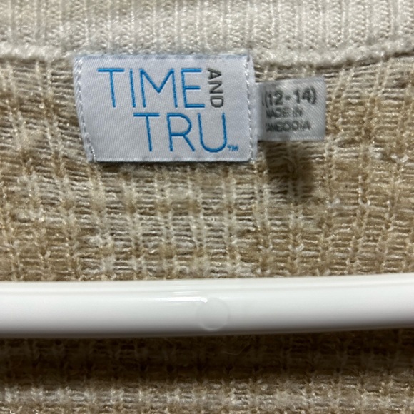 Long. Long sleeve. Aztec style cardigan. - Picture 3 of 3